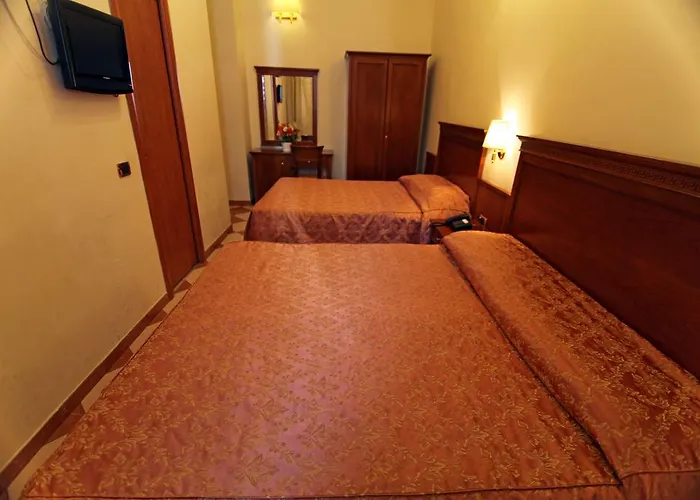 Otel Hollywood 2*