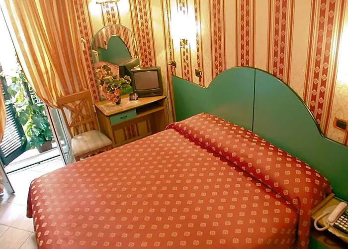 Hollywood Otel