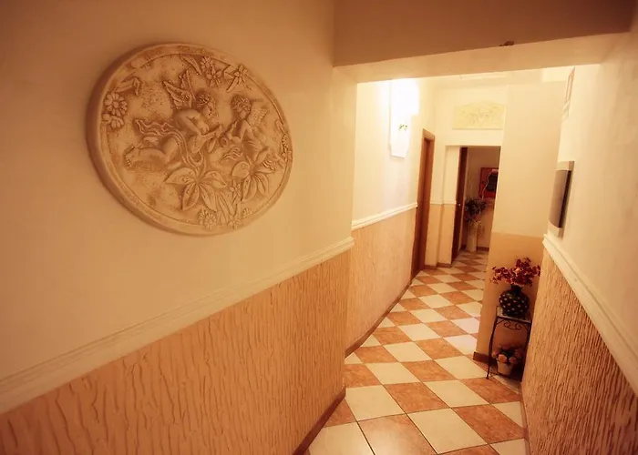 Otel Hollywood 2*